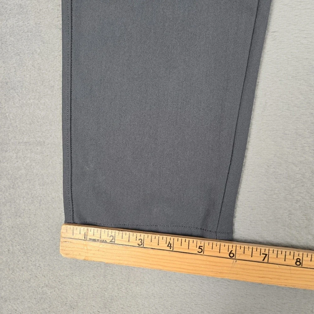 Vuori Meta Pants Mens 32X28 Gray Performance Zip Pockets Golf Travel V430